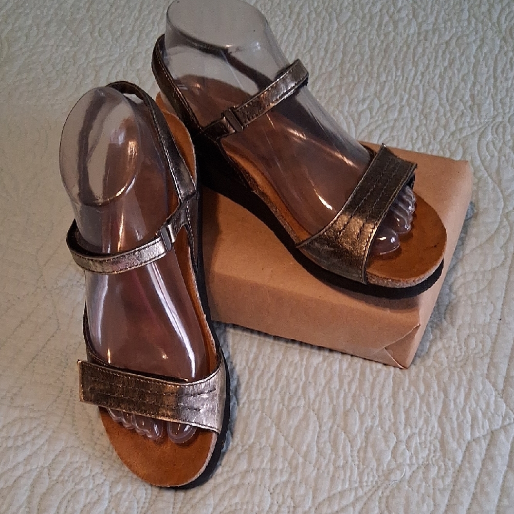 NAOT Comfort Leather Sandal, GUC